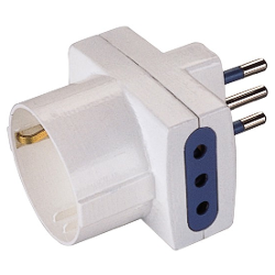 Image of Adattatore con spina italiana 10A 2 prese 2P+T 10A e 1 presa 2P+T (std italiano 10A e tedesco 16A terra laterale) Bianco PP0467 cod094