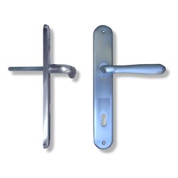 Maniglie porta coppia su placca p90 UNO Cromo satinato 55796089003