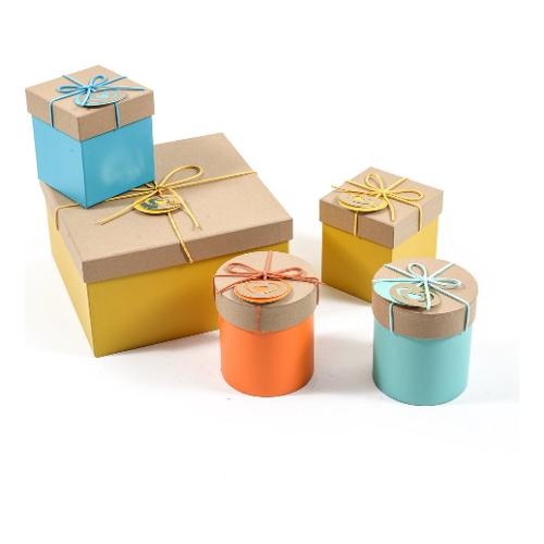 Scatola regalo quadra COLOR assortito (23x23 cm) 32550